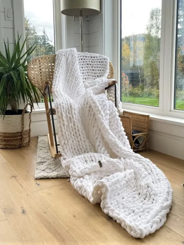 White Chunky Knit Blanket Throw 50"x70"